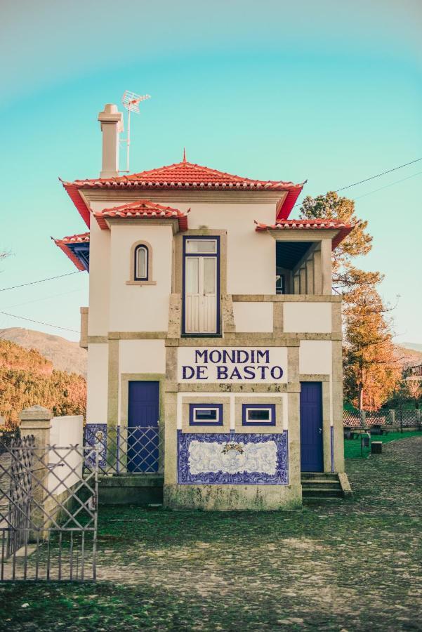 Отель Estacao Ferroviaria De Mondim De Basto Селорику-ди-Башту Экстерьер фото